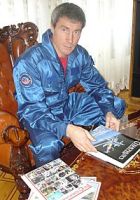 Sergei at Alex Panchenko’s home! Love that snazzy jumpsuit! (Feb. 2005)
